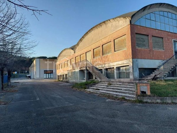 negozio in vendita a Magione