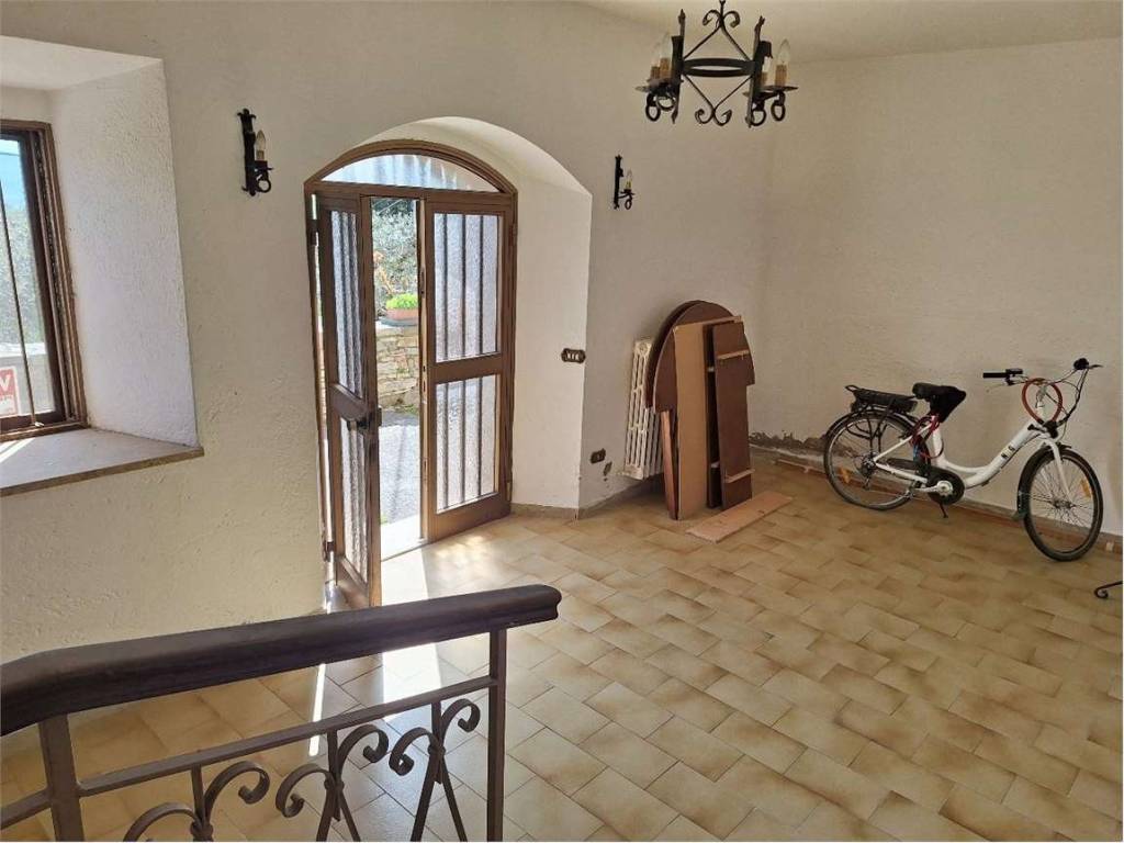 casa indipendente in vendita a Magione in zona Montecolognola