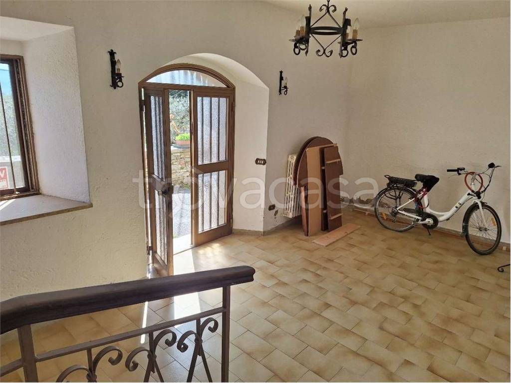 casa indipendente in vendita a Magione in zona Montecolognola