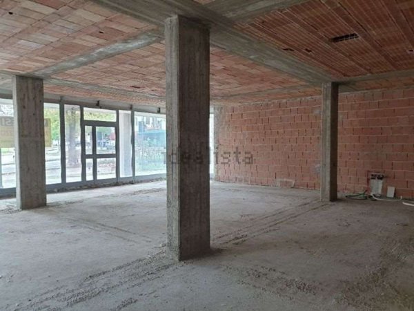 negozio in vendita a Magione