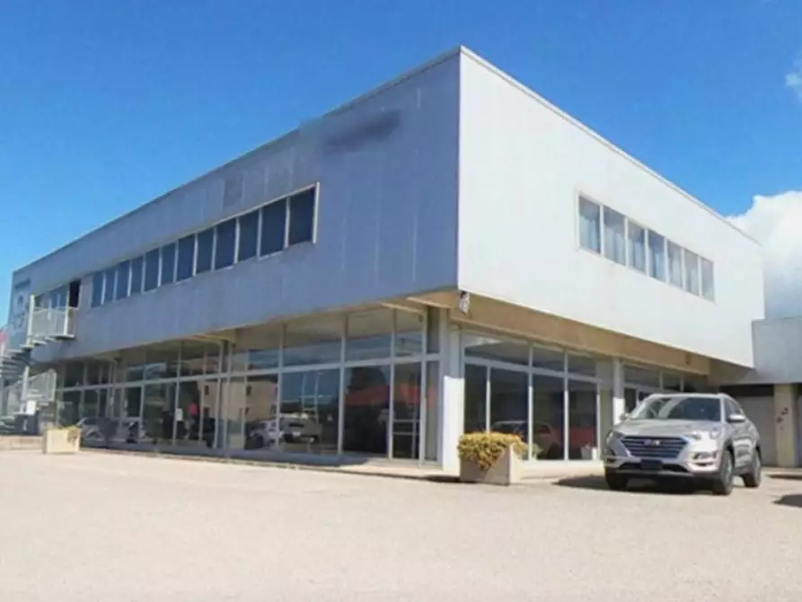 negozio in vendita a Magione