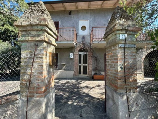 casa indipendente in vendita a Magione in zona Villa