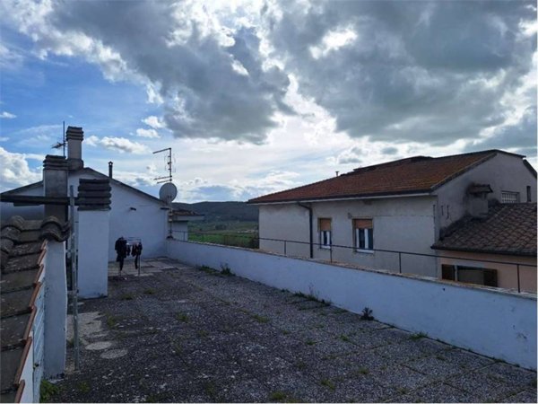 intera palazzina in vendita a Magione