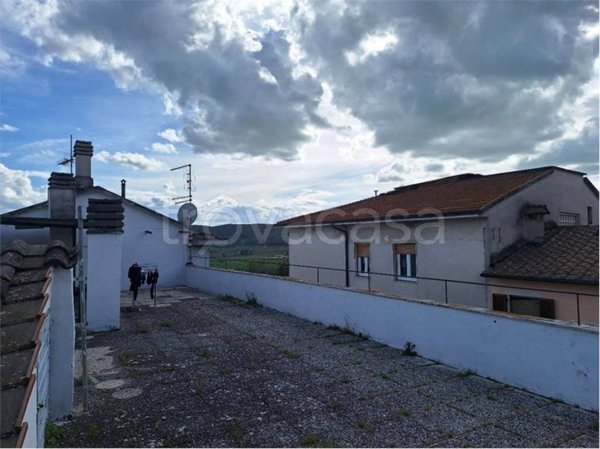 intera palazzina in vendita a Magione