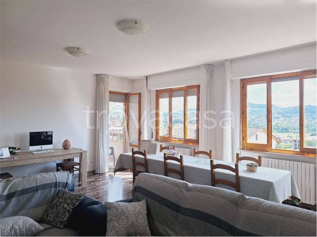 casa indipendente in vendita a Magione