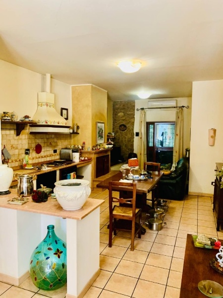 casa indipendente in vendita a Magione in zona Villa
