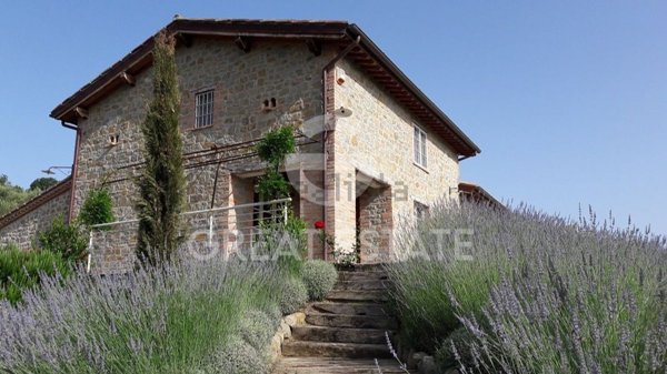 casa indipendente in vendita a Magione
