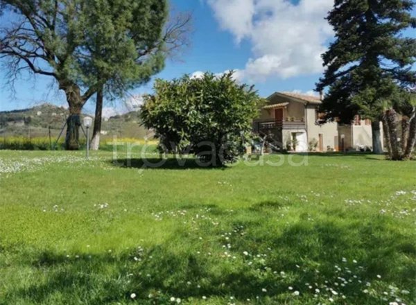 casa indipendente in vendita a Magione