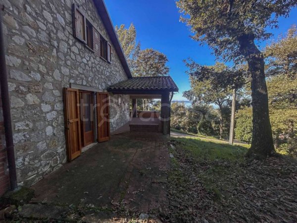 casa indipendente in vendita a Magione