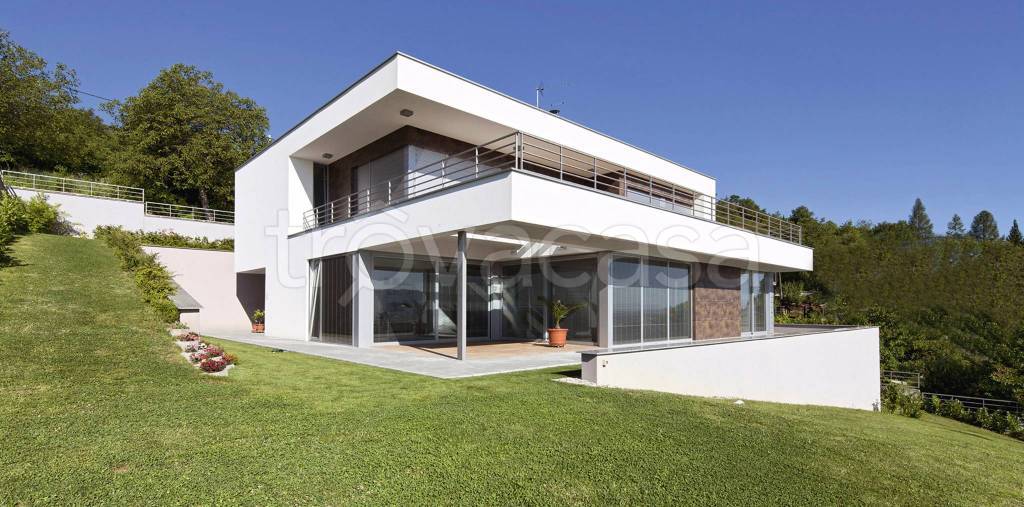 casa indipendente in vendita a Magione in zona Villa