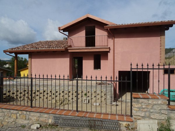 casa indipendente in vendita a Magione in zona Villa