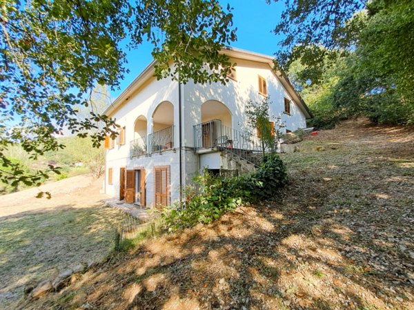 casa indipendente in vendita a Magione in zona Villa