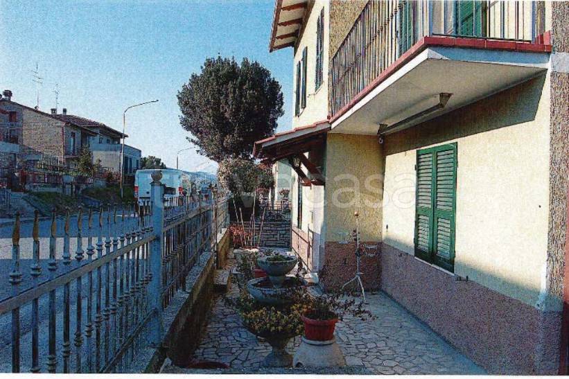 casa indipendente in vendita a Magione in zona Villa