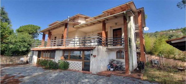 casa indipendente in vendita a Magione in zona Villa