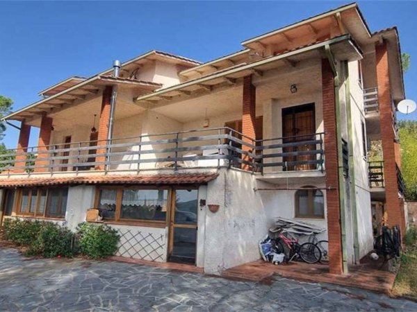 casa indipendente in vendita a Magione in zona Villa