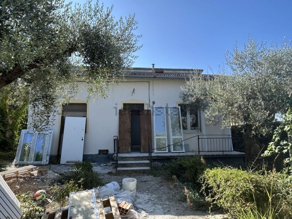 casa indipendente in vendita a Magione in zona San Feliciano
