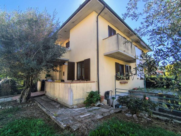 casa indipendente in vendita a Magione in zona Torricella