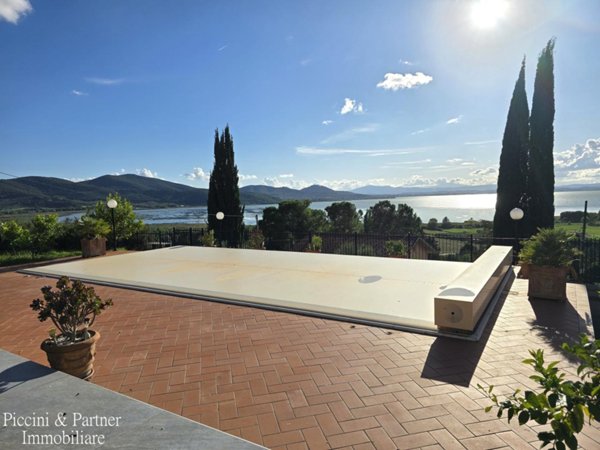 casa indipendente in vendita a Magione in zona Villa