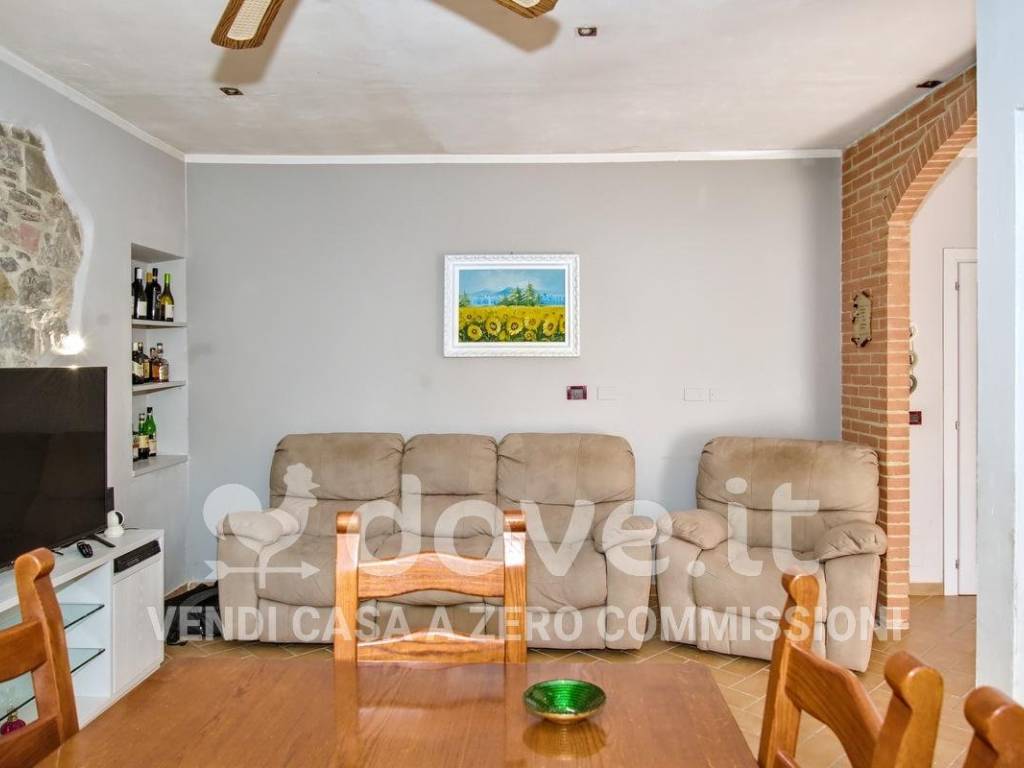 casa indipendente in vendita a Magione in zona Villa