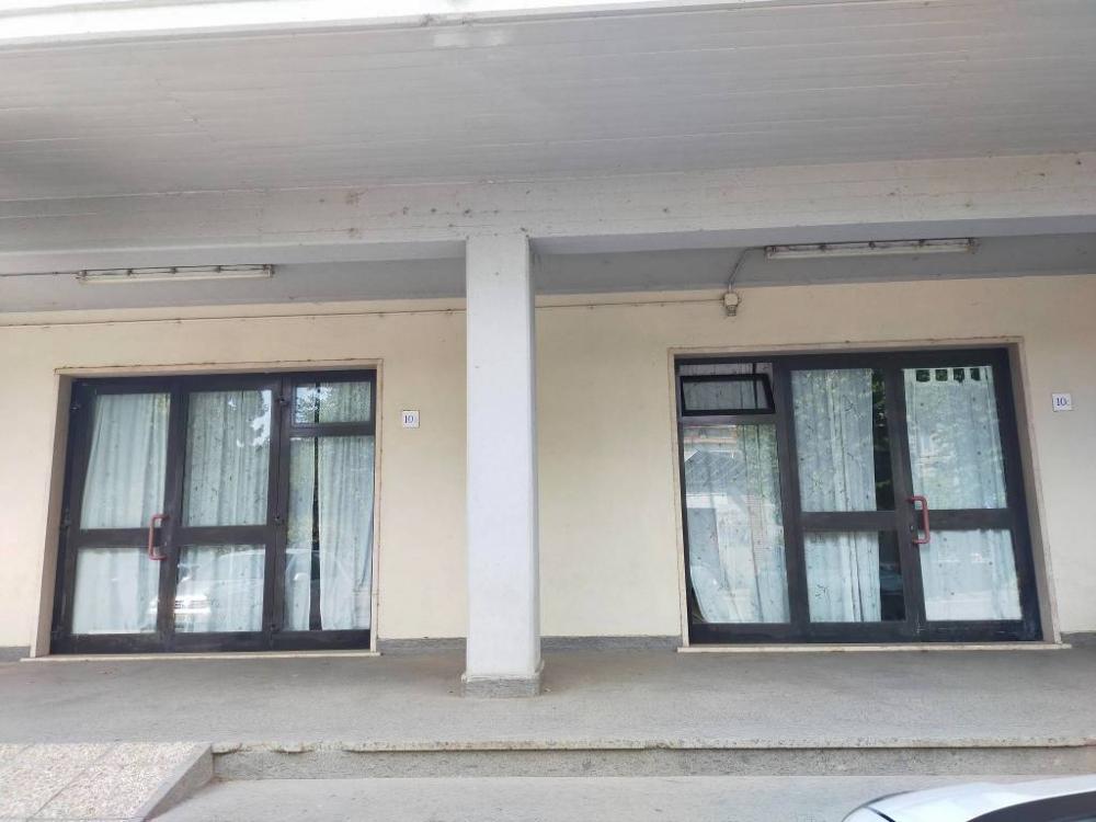 negozio in vendita a Magione in zona Torricella