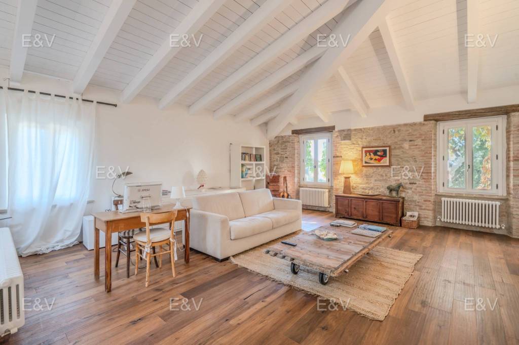 casa indipendente in vendita a Magione