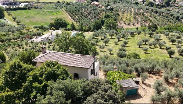 casa indipendente in vendita a Magione