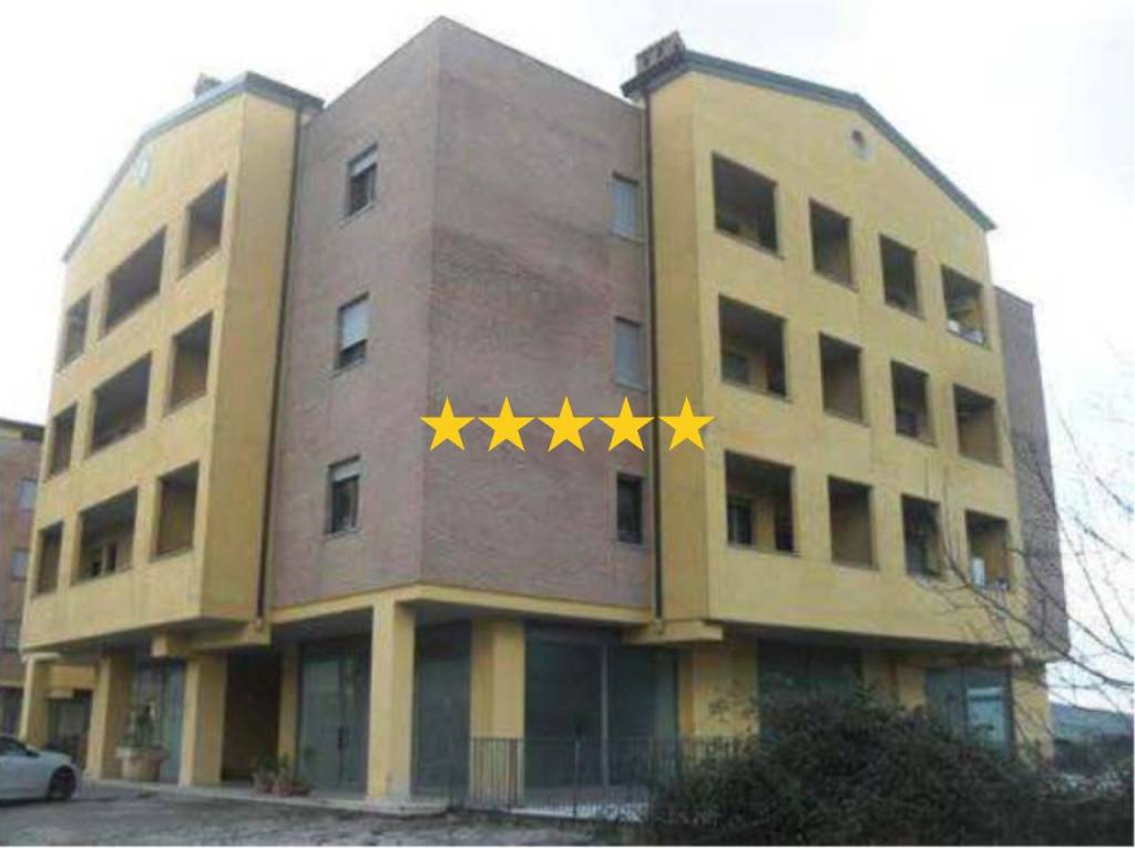 negozio in vendita a Magione