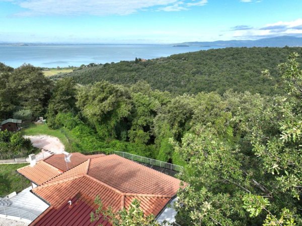 casa indipendente in vendita a Magione in zona Villa