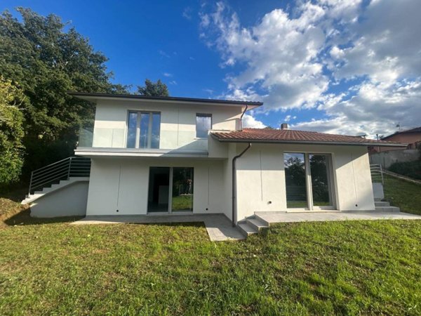 casa indipendente in vendita a Magione in zona Villa