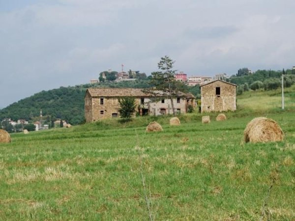 casale in vendita a Magione in zona Montesperello