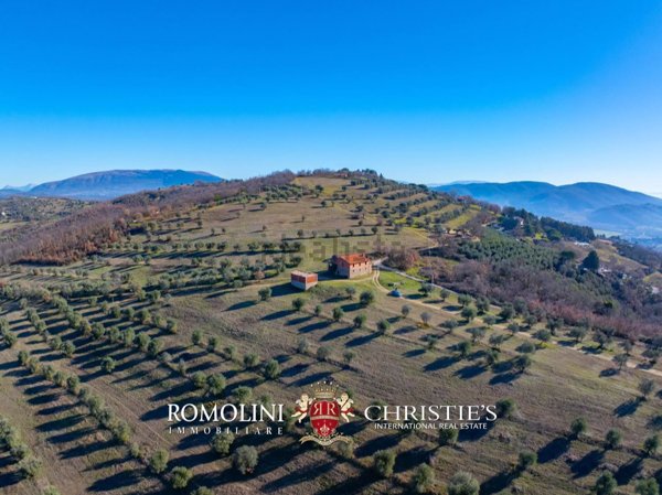 casa indipendente in vendita a Magione