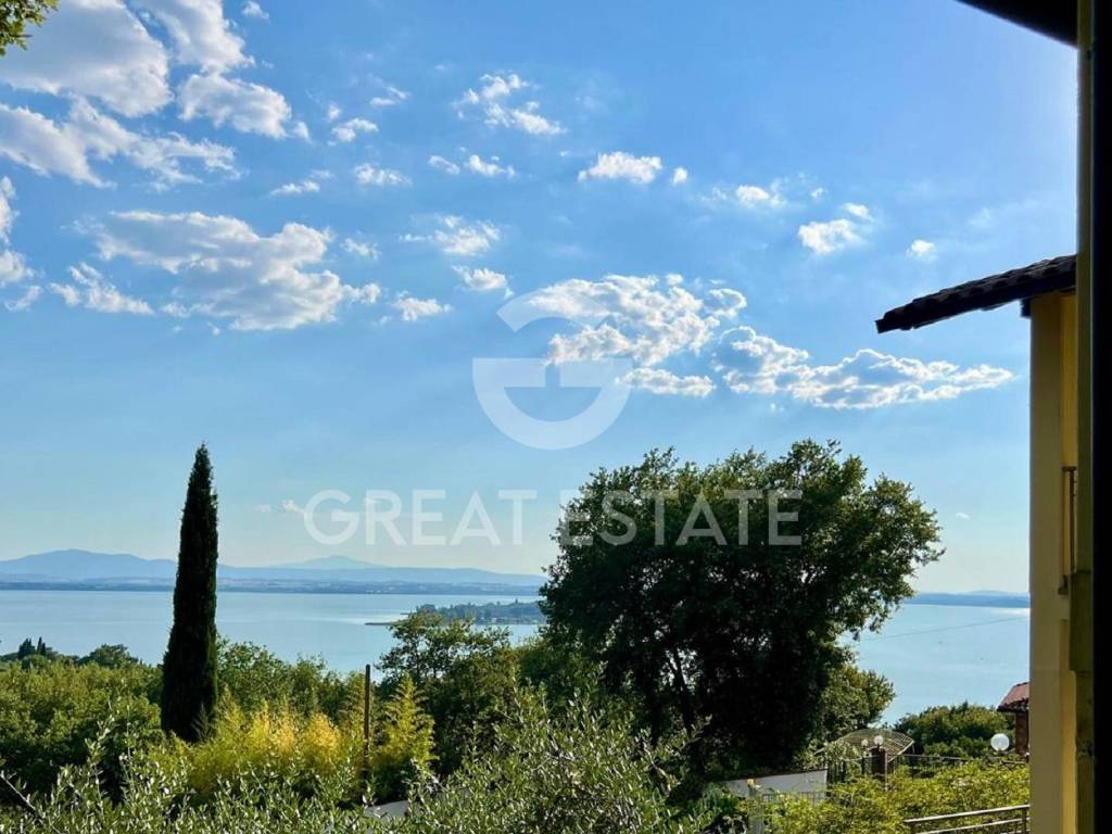 casa indipendente in vendita a Magione in zona Villa