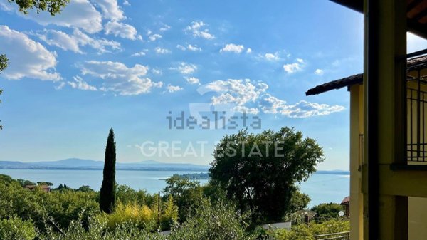 casa indipendente in vendita a Magione in zona Villa