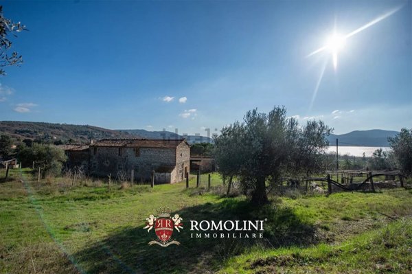 casa indipendente in vendita a Magione
