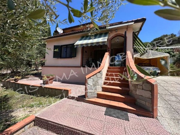 casa indipendente in vendita a Magione in zona Villa
