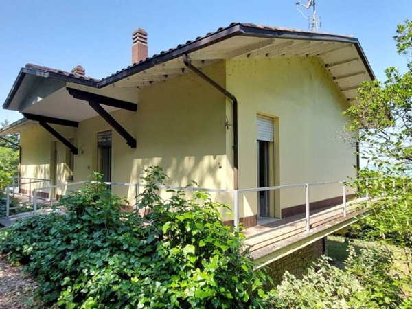 casa indipendente in vendita a Magione in zona Villa