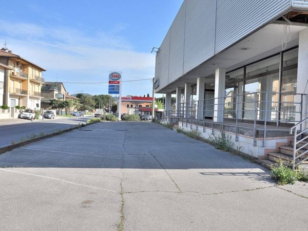 negozio in vendita a Magione