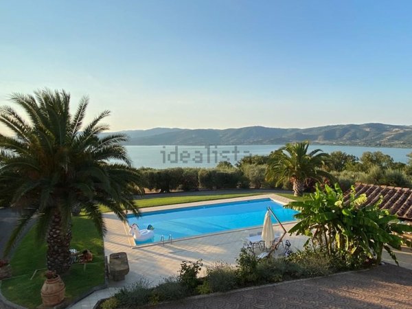 casa indipendente in vendita a Magione