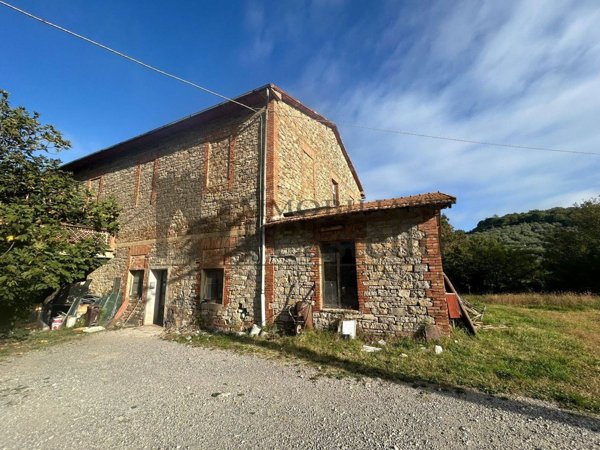 casale in vendita a Magione in zona Sant’Arcangelo