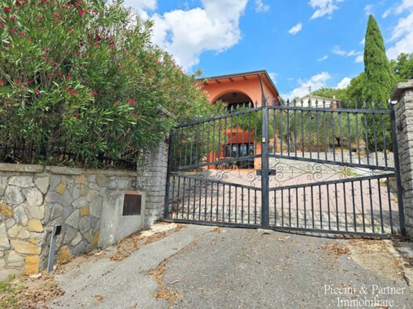 casa indipendente in vendita a Magione in zona Villa