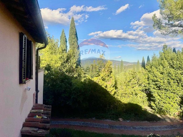 casa indipendente in vendita a Magione in zona Villa