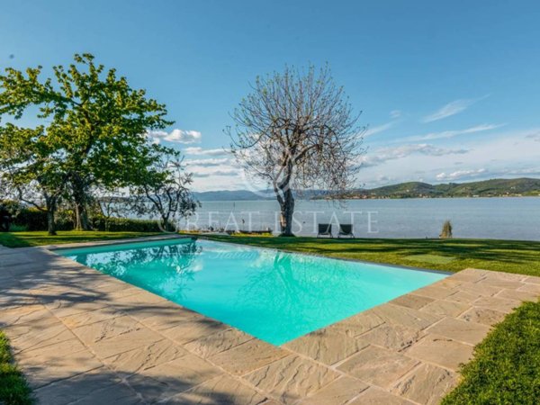 casa indipendente in vendita a Magione