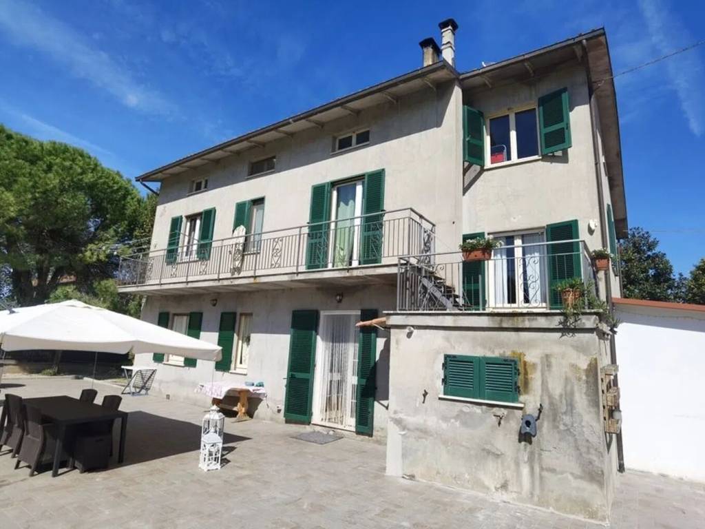 casa indipendente in vendita a Magione in zona Villa