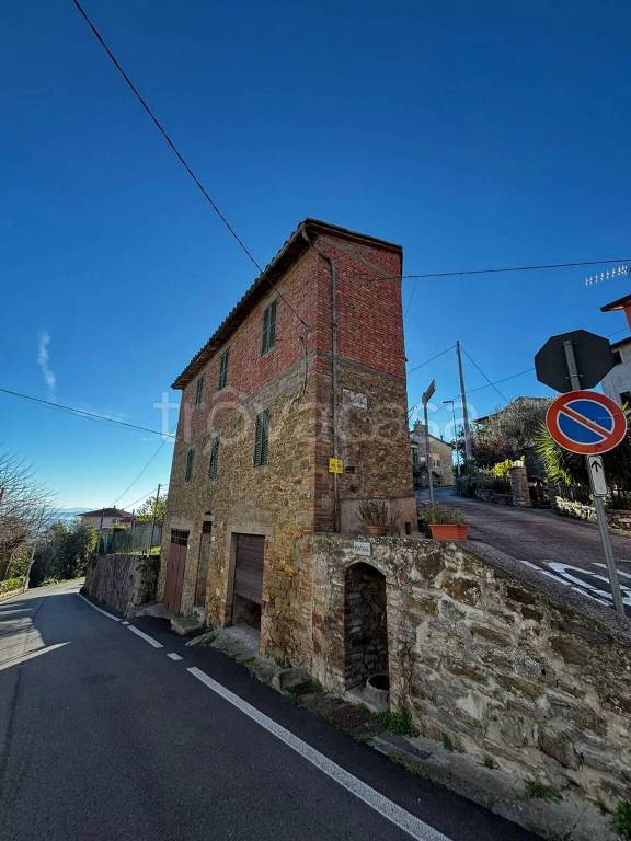 casa indipendente in vendita a Magione in zona Agello