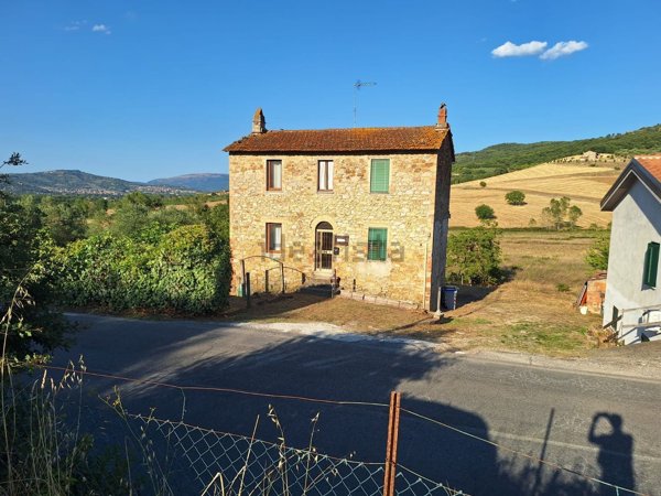 esavano in vendita a Magione