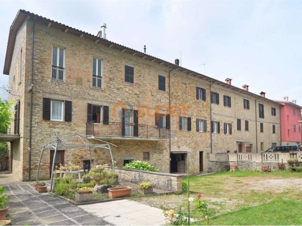 casa indipendente in vendita a Magione