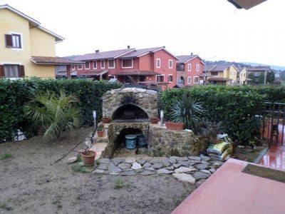 casa indipendente in vendita a Magione