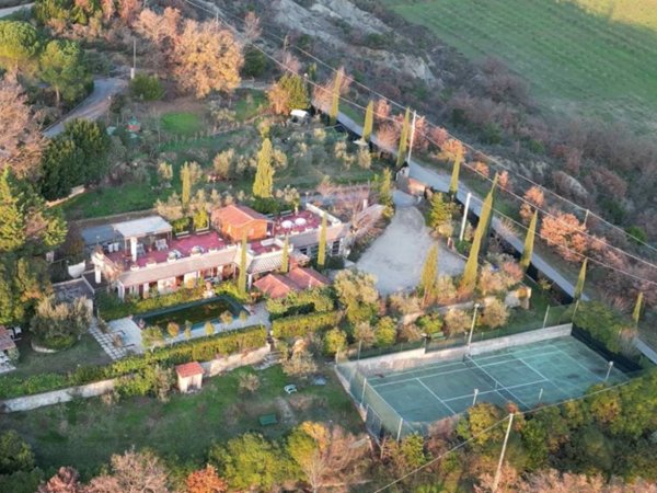casa indipendente in vendita a Magione