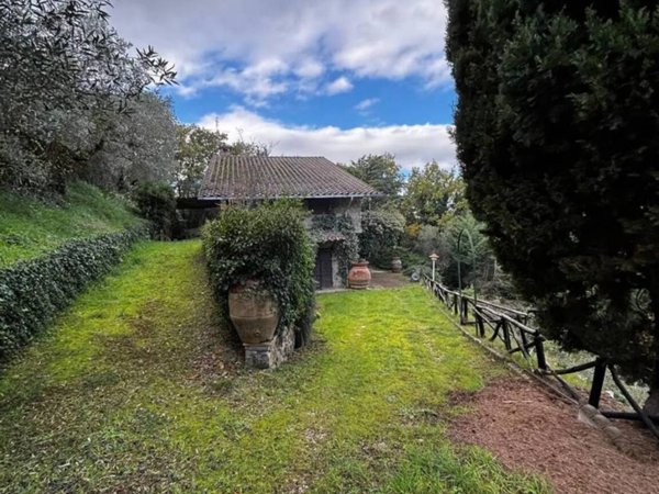 casa indipendente in vendita a Magione in zona Villa
