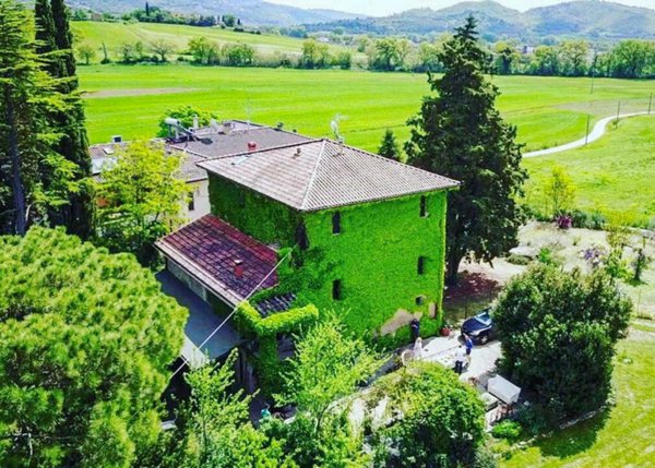 casa indipendente in vendita a Magione in zona Villa